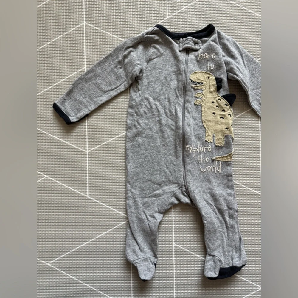 Gerber|Baby boy Heather Gray Dino One-Piece Footed Pajamas,size 0-3M,EXPLORE